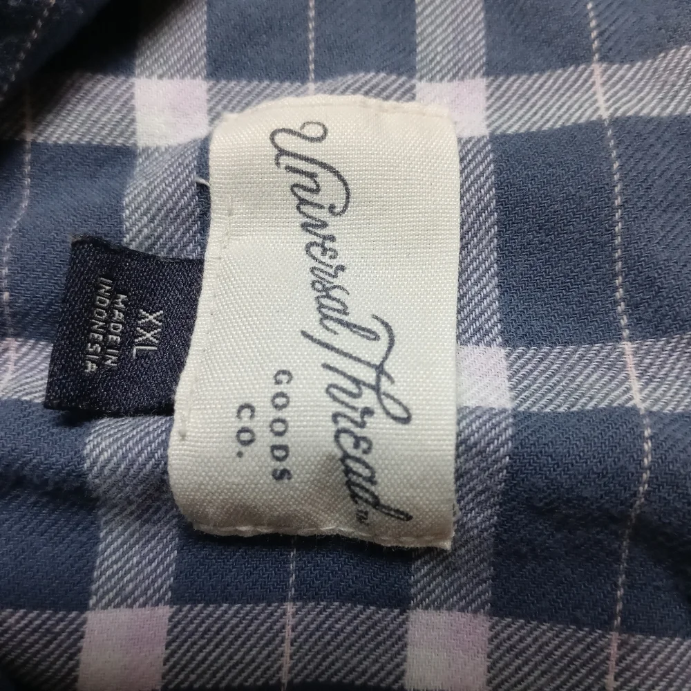 Universal Thread Shirt - Picture 5 of 5